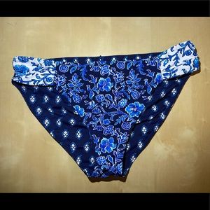 Tommy Bahama Woodblock Blossoms slim bottoms reversible Sz. Large blue floral